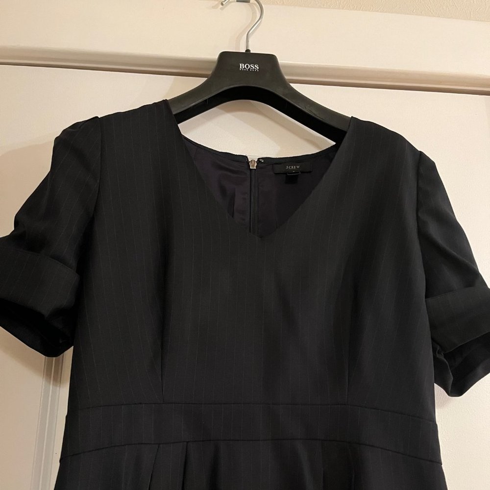 J Crew Super 120s Wool Dress with V-Neckline and Sleeves (Size 8)